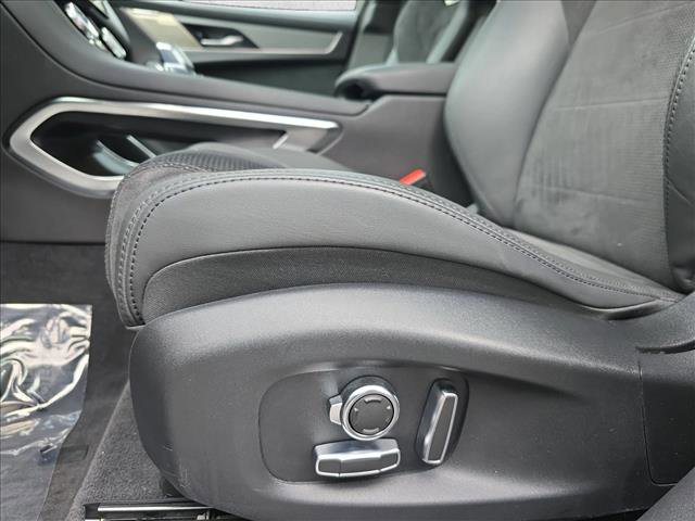 Certified 2024 Jaguar F-PACE SVR image 29