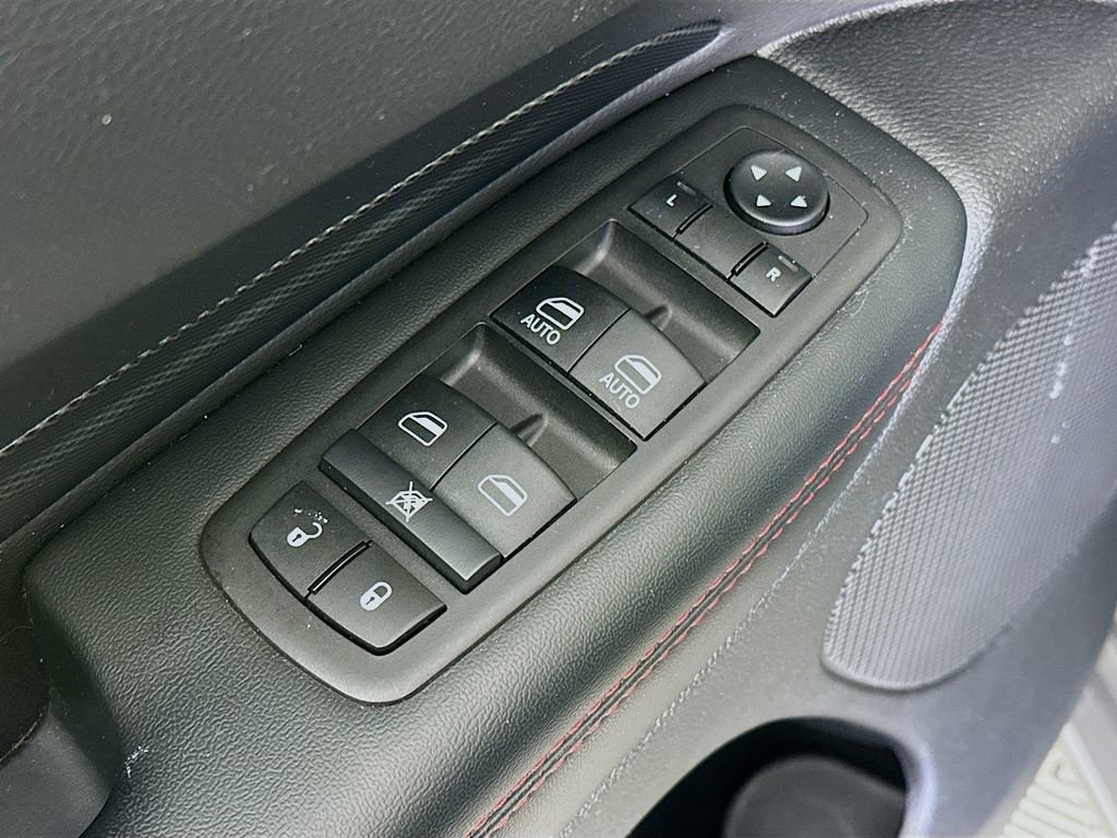 Certified 2025 Dodge Durango GT image 27