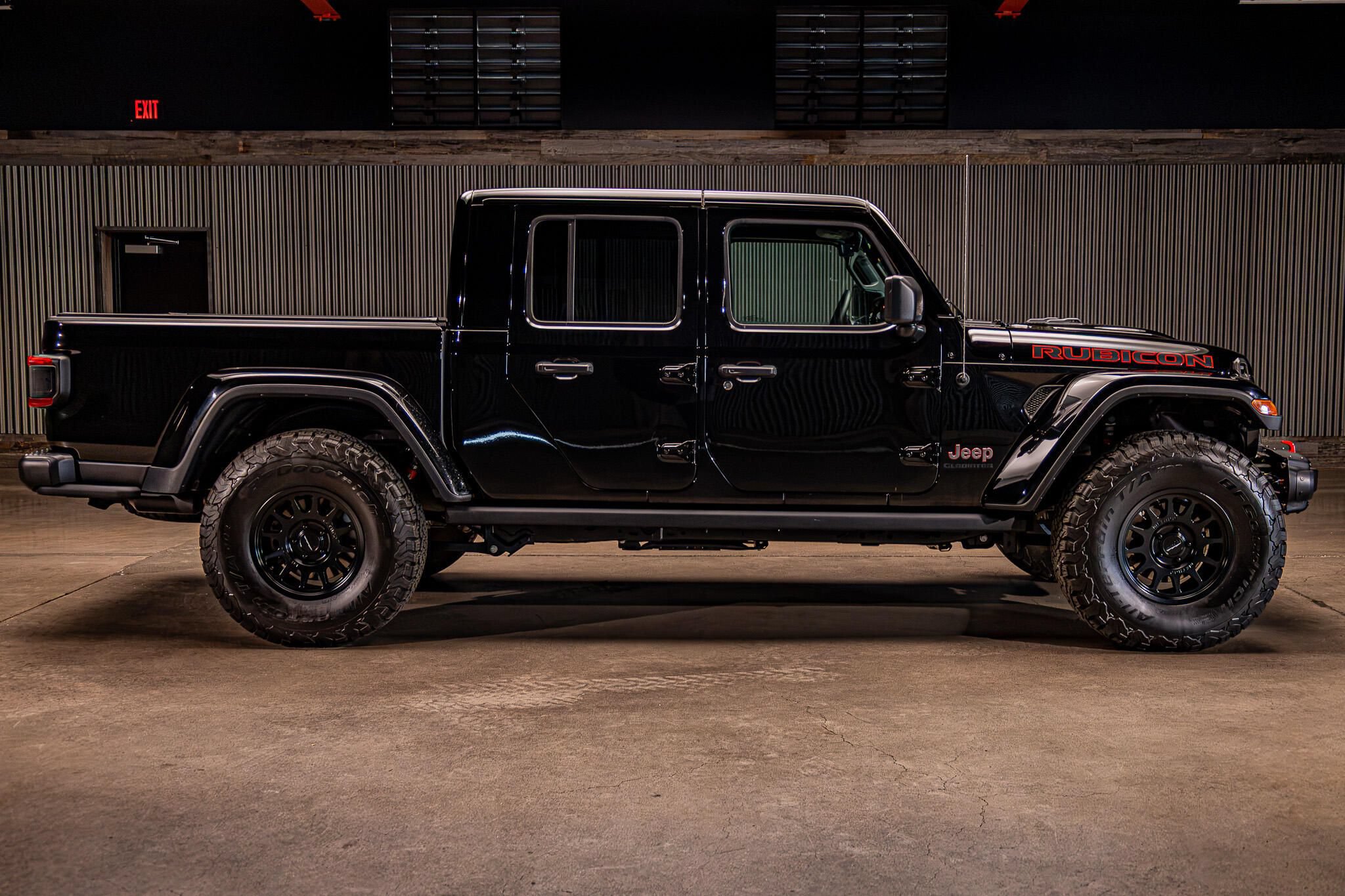 Used 2022 Jeep Gladiator Rubicon w/ LED Lighting Group AWD/4WD image 10