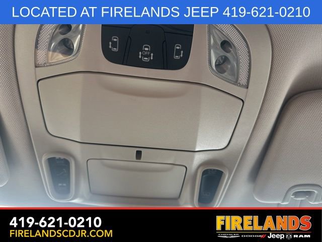 Used 2020 Chrysler Pacifica Limited image 29