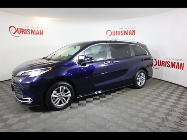 Used 2025 Toyota Sienna Limited AWD/4WD image 7
