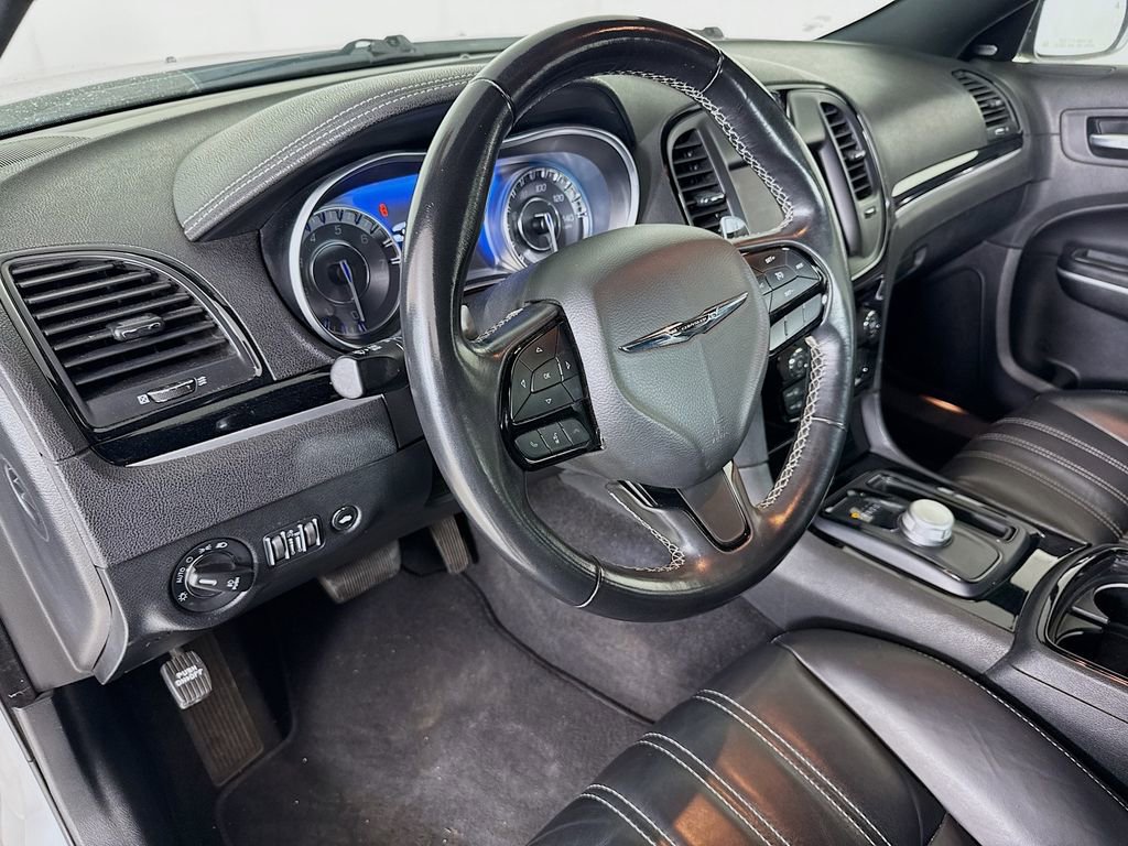 Used 2022 Chrysler 300 S image 9