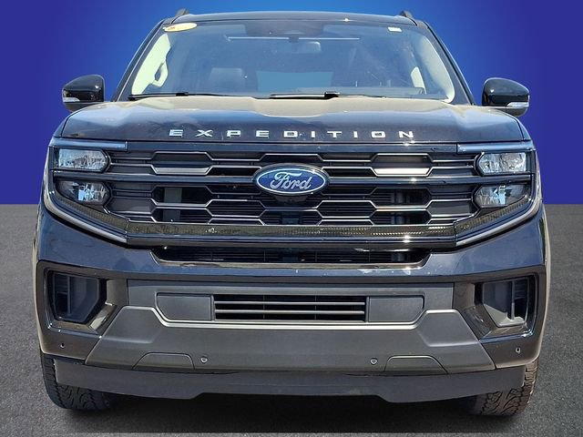 Used 2025 Ford Expedition Active image 2