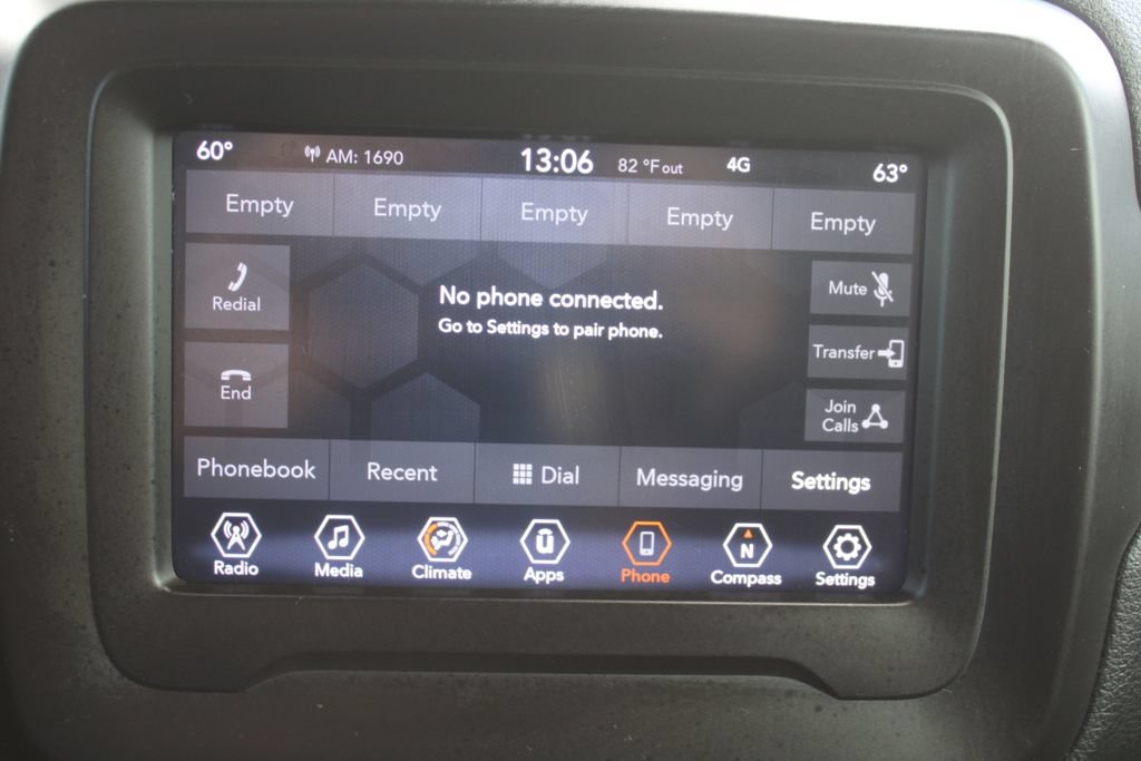 Used 2021 Jeep Renegade Latitude FWD image 43