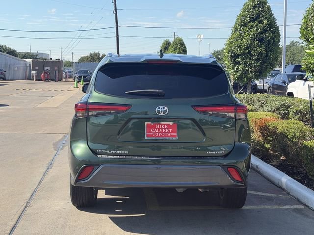 Used 2023 Toyota Highlander Limited FWD image 6