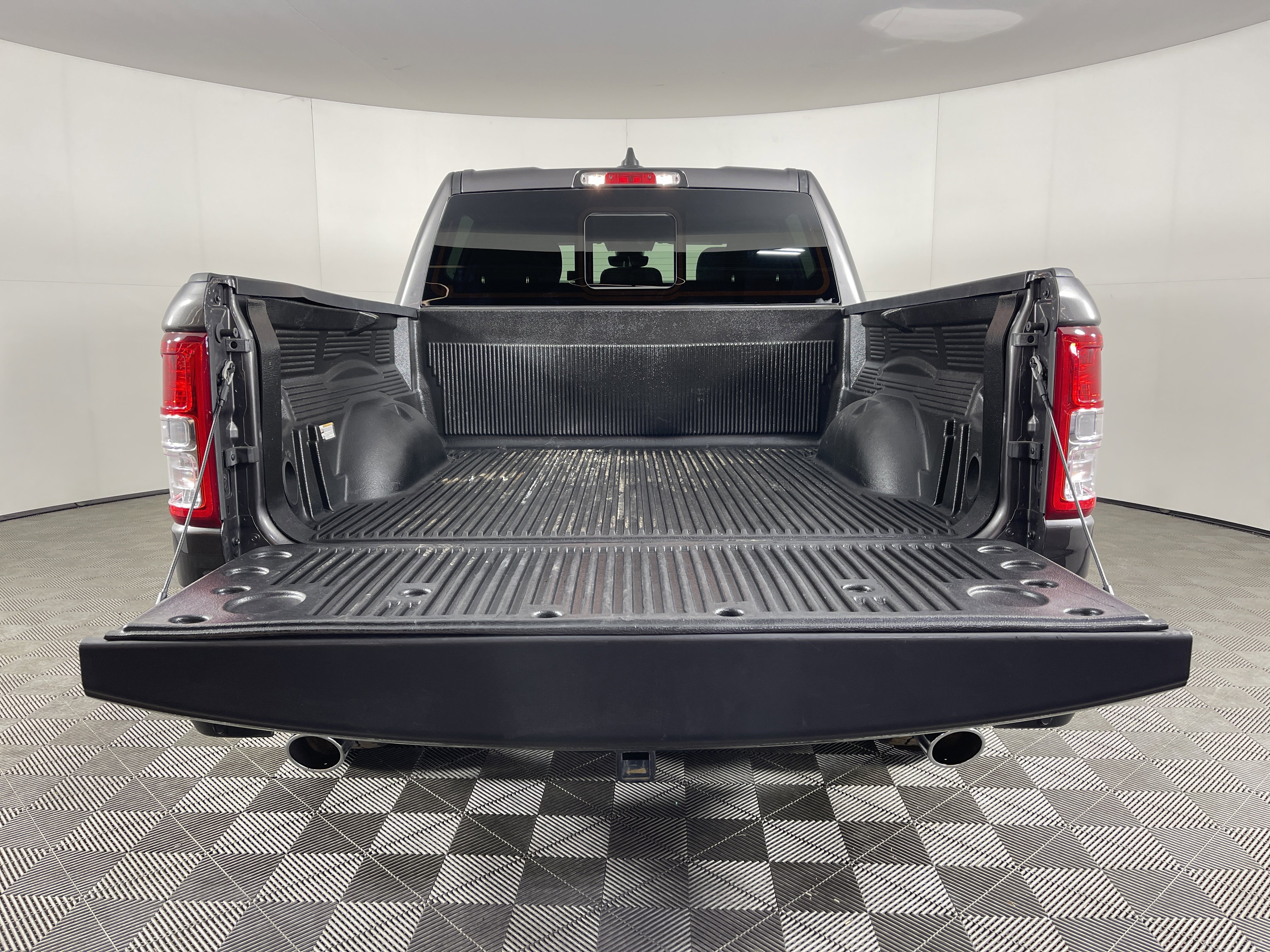 Used 2024 RAM 1500 Big Horn image 8