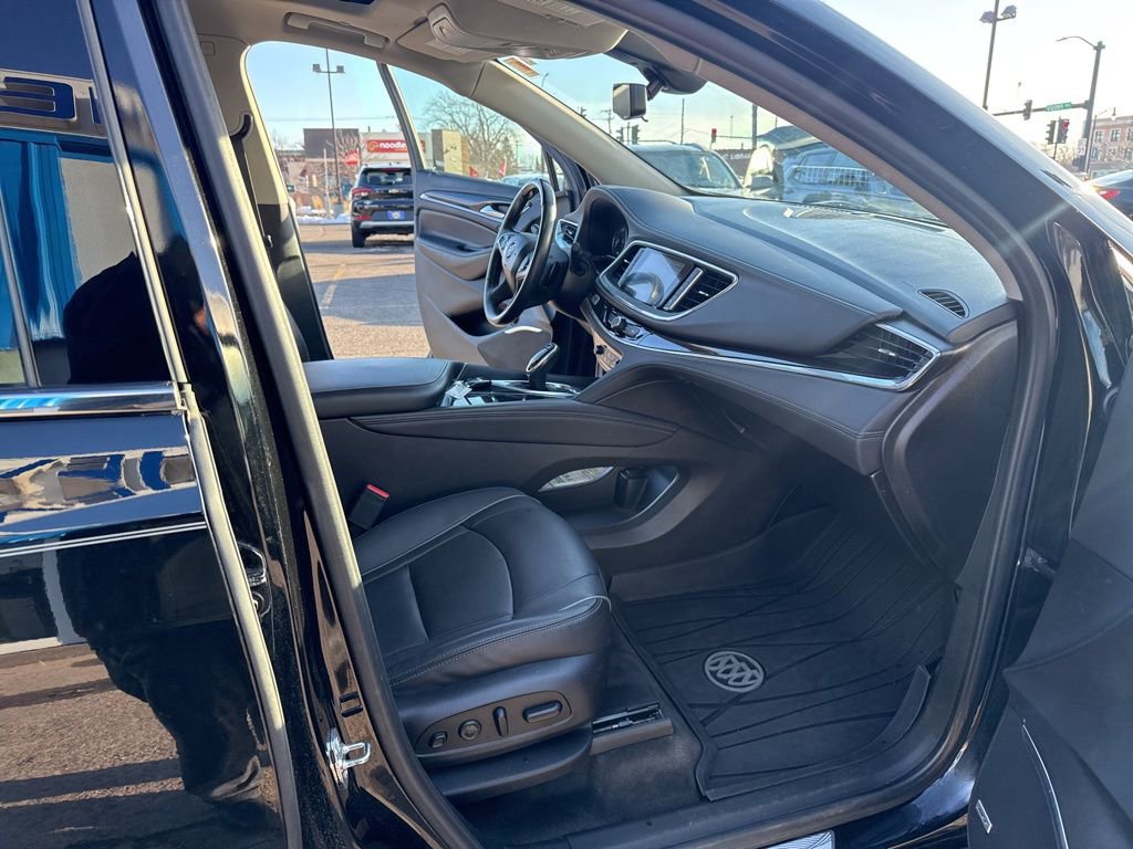 Used 2020 Buick Enclave Avenir w/ Avenir Technology Package image 33