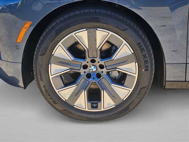 Certified 2026 BMW iX xDrive60 AWD/4WD image 17