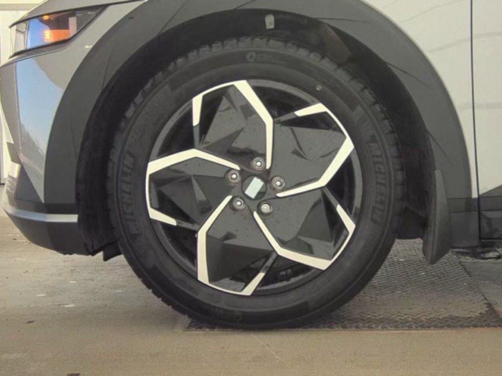 Used 2024 Hyundai Ioniq 5 SEL RWD image 21