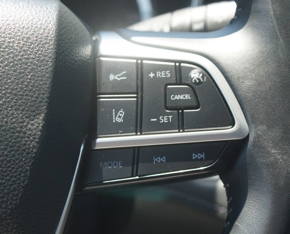 Certified 2026 Toyota Highlander XLE AWD/4WD image 11