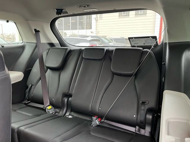 Certified 2024 Kia Carnival EX image 38