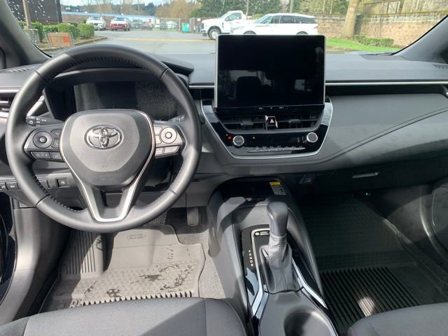 Used 2025 Toyota Corolla SE w/ SE Premium Package image 13