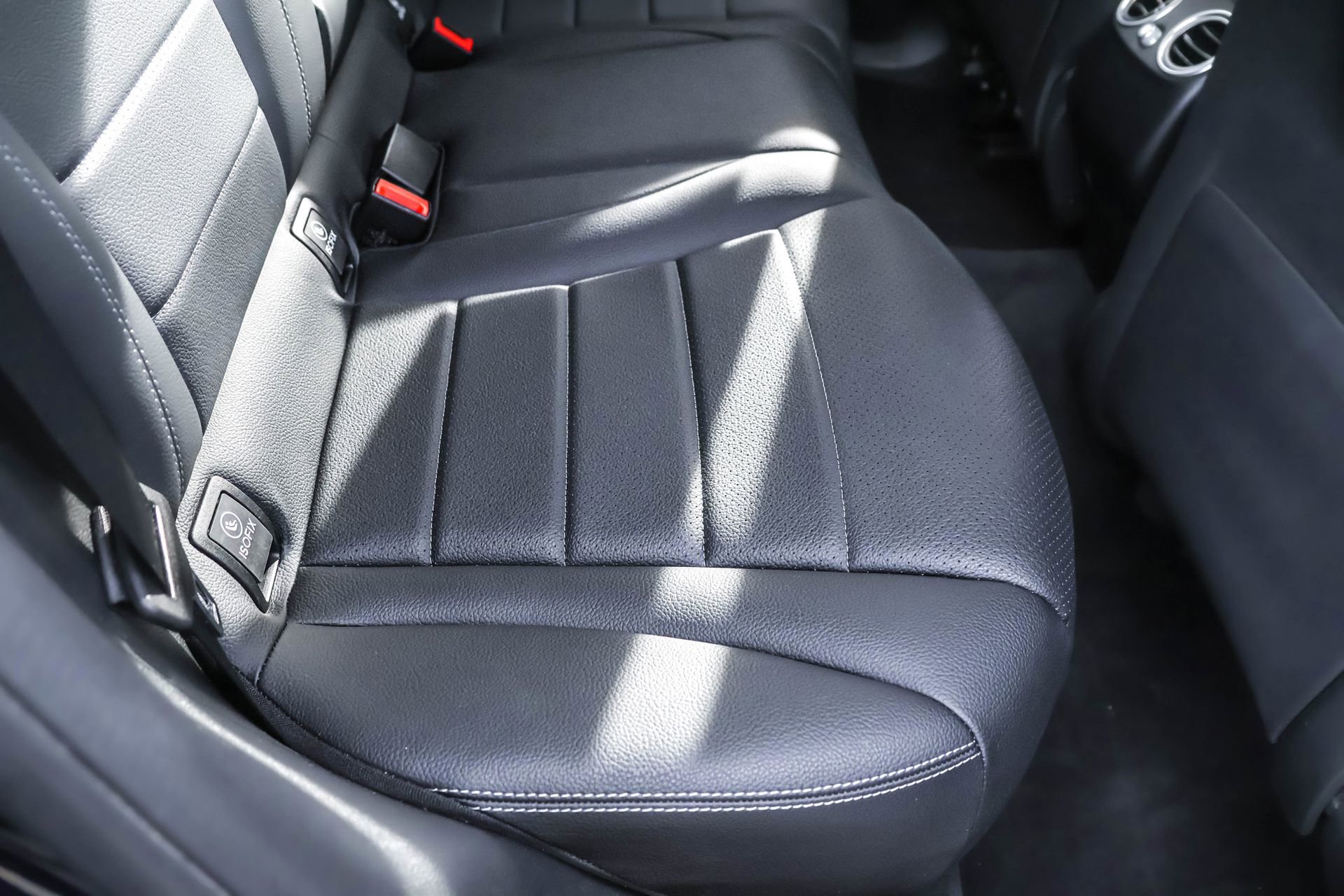 Used 2021 Mercedes-Benz GLC 300 4MATIC Coupe image 37