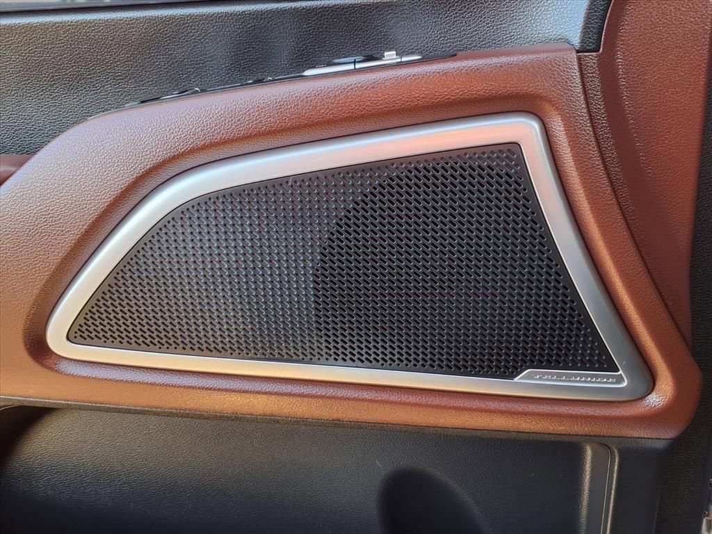 Used 2023 Kia Telluride EX w/ EX Captain's Chair Package image 16