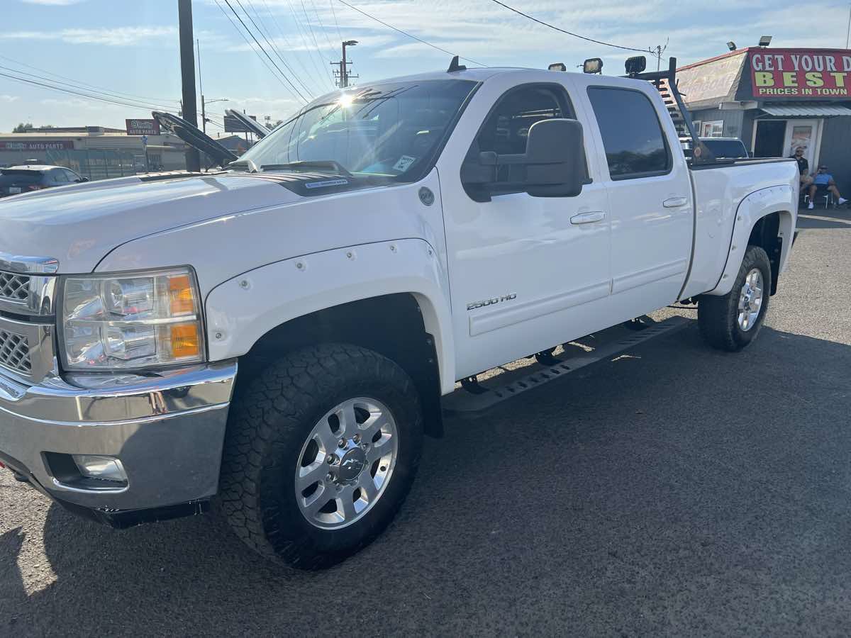 Used 2011 Chevrolet Silverado 2500 LTZ AWD/4WD image 3