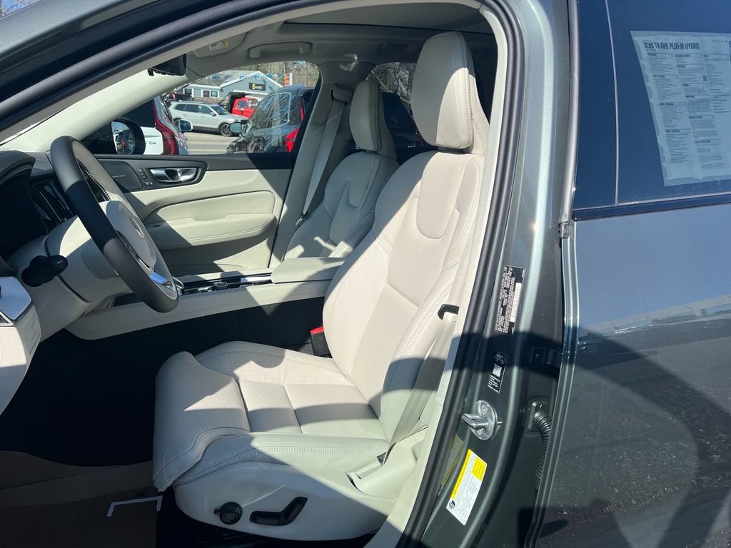 New 2026 Volvo XC60 T8 Ultra w/ Protection Package Premier AWD/4WD image 12
