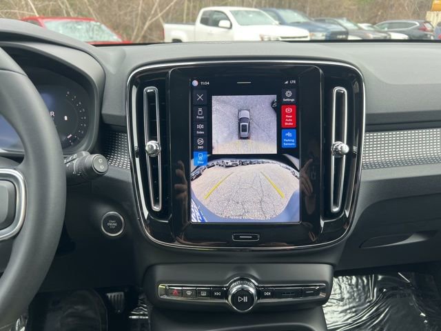 Certified 2025 Volvo XC40 B5 Ultra AWD/4WD image 36