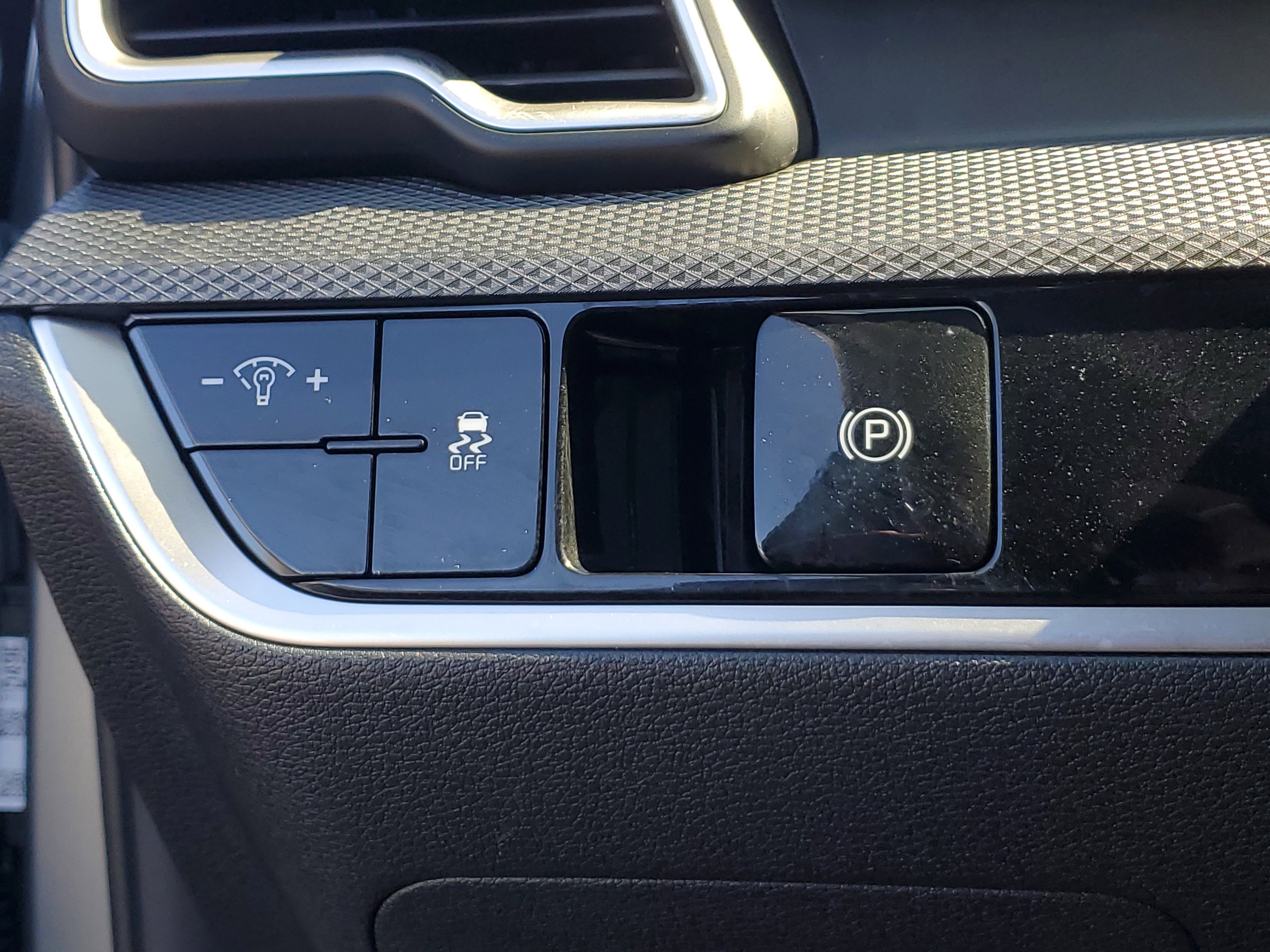 Used 2024 Kia Sportage LX image 14