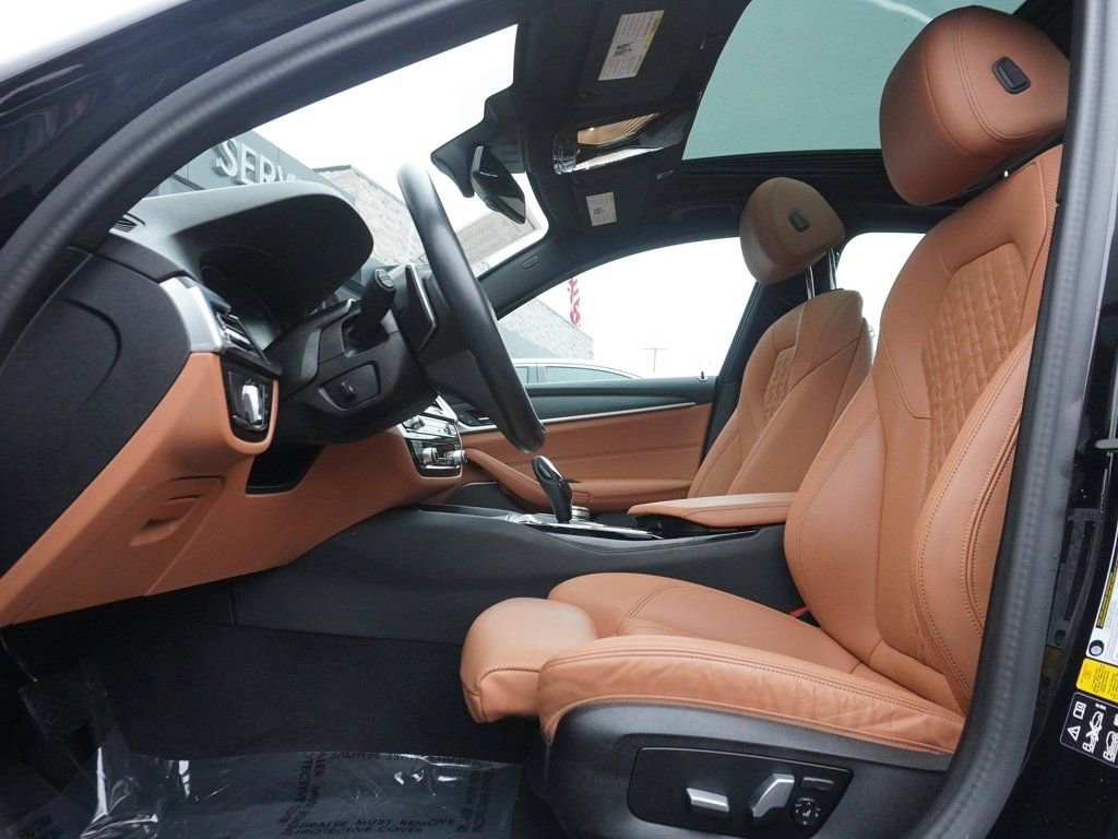 Used 2023 BMW 540i xDrive w/ Premium Package image 39