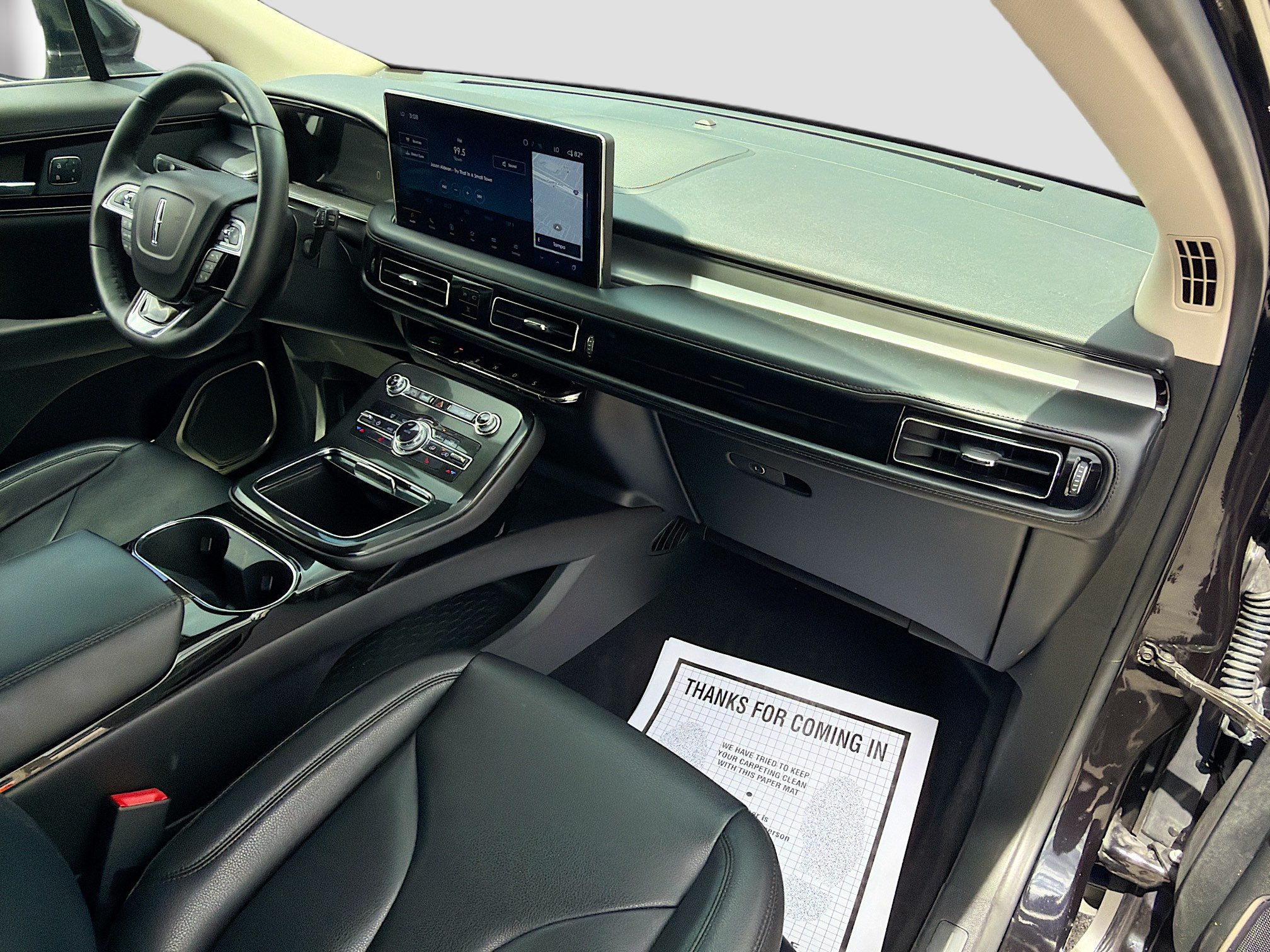 Used 2022 Lincoln Nautilus FWD w/ Premium Package image 13