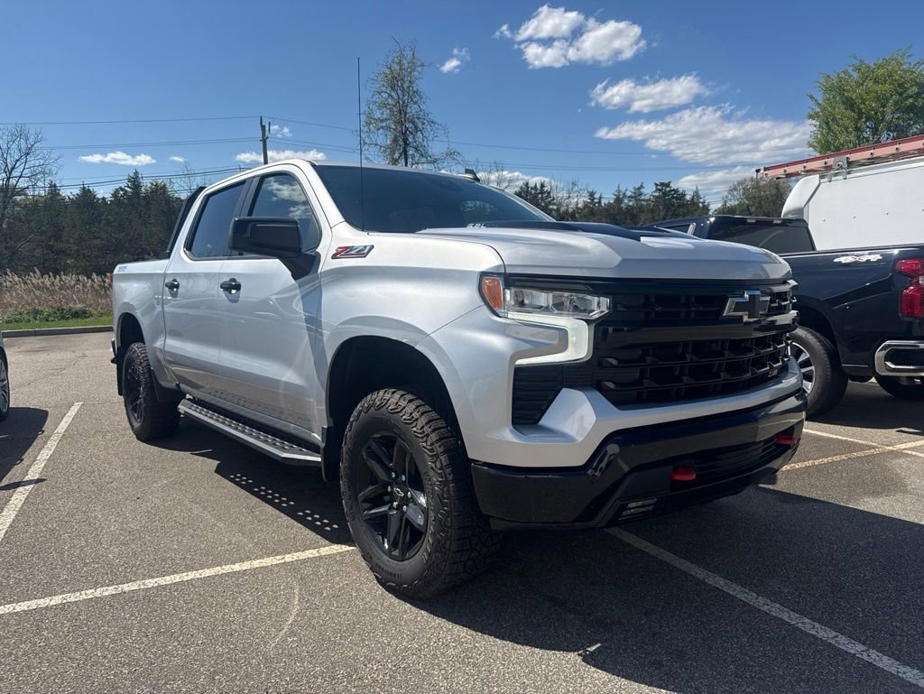 Used 2022 Chevrolet Silverado 1500 LT Trail Boss AWD/4WD image 1