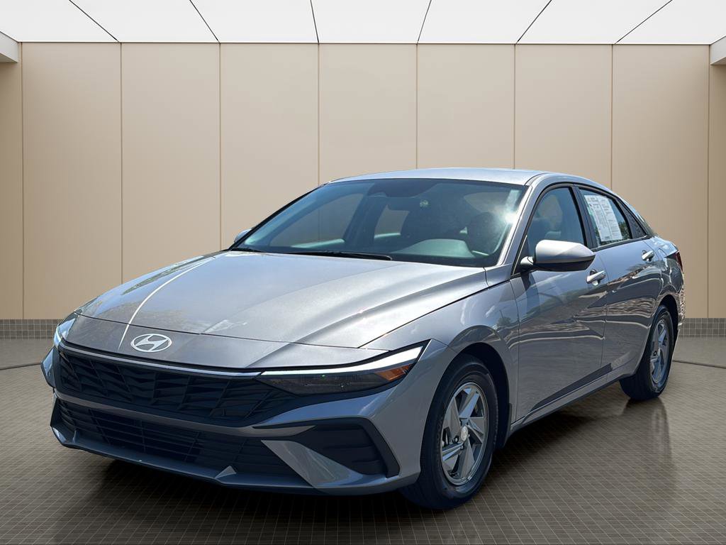 Used 2025 Hyundai Elantra SE