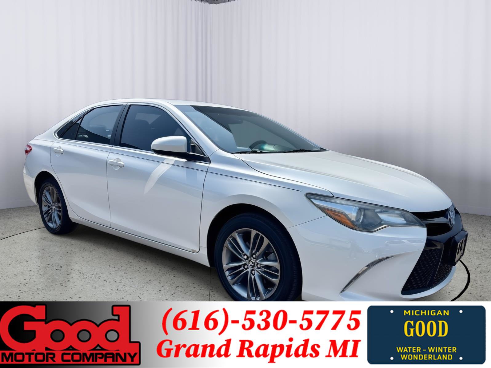 Used 2017 Toyota Camry SE FWD image 1