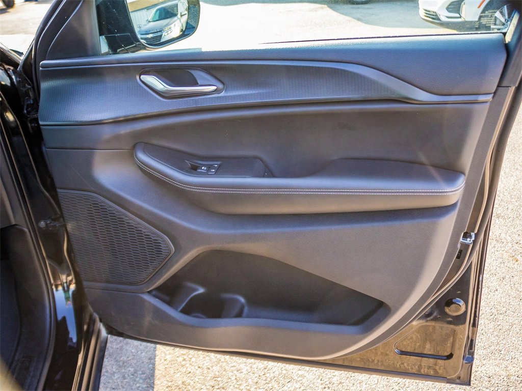 Used 2024 Jeep Grand Cherokee L Laredo image 15