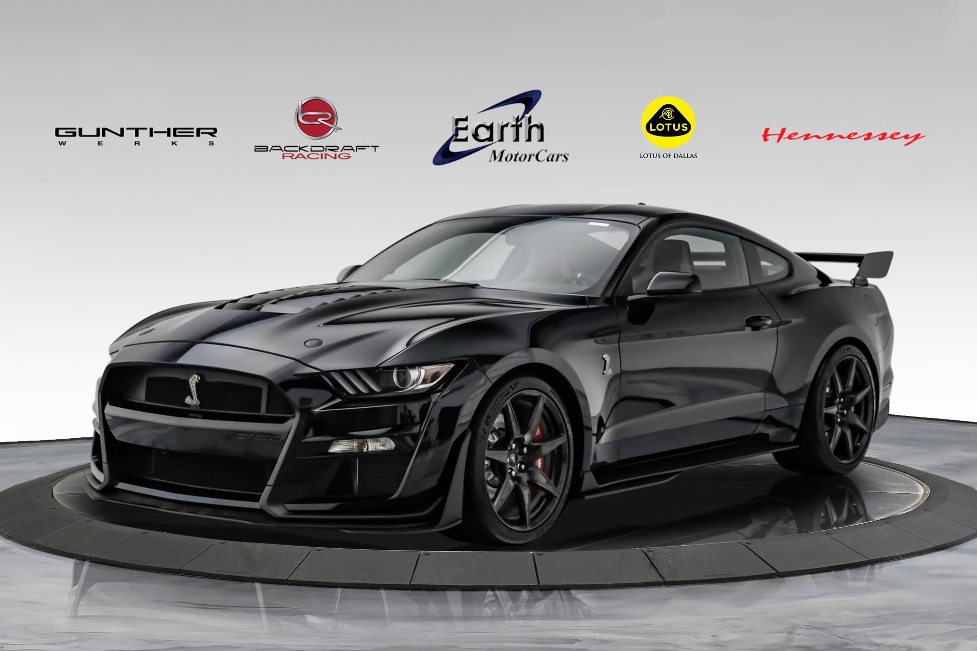 Used 2021 Ford Mustang Shelby GT500 w/ Carbon Fiber Track Pack RWD image 1