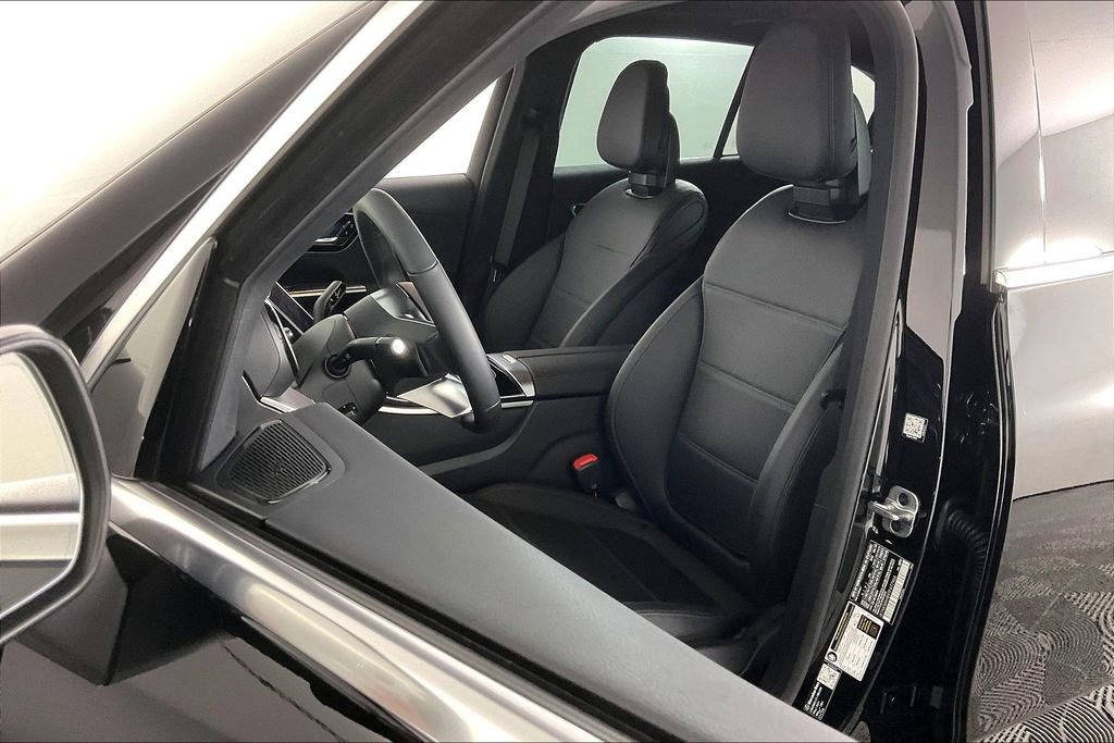 Used 2026 Mercedes-Benz GLC 300 4MATIC image 17