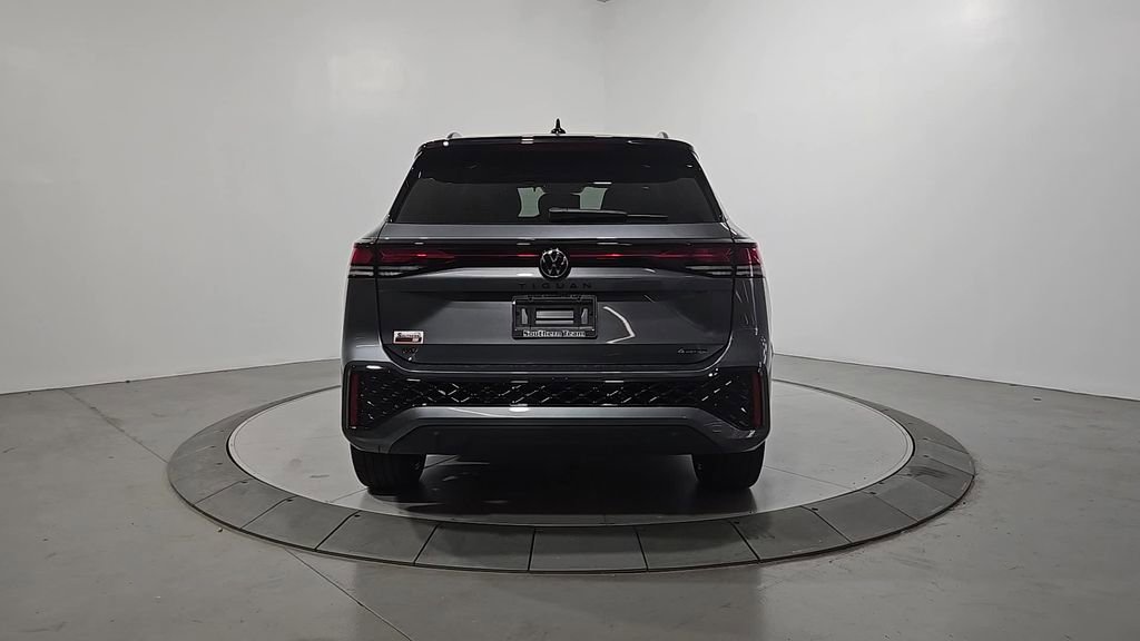 New 2026 Volkswagen Tiguan SE R-Line image 4