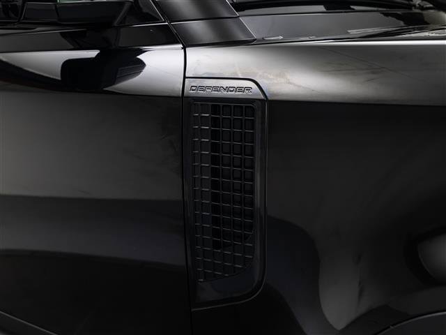 Used 2023 Land Rover Defender 90 S AWD/4WD image 11