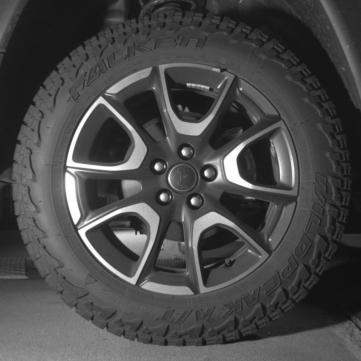 Used 2025 Jeep Compass Trailhawk AWD/4WD image 15