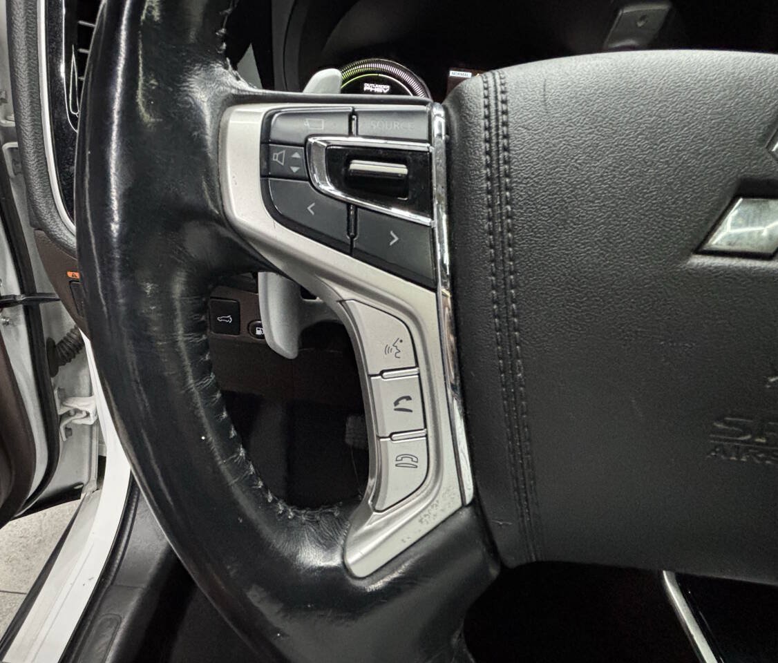 Used 2018 Mitsubishi Outlander GT AWD/4WD image 19