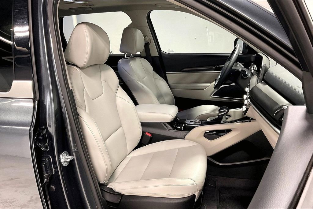 Used 2024 Kia Telluride S w/ S Sunroof Package image 10