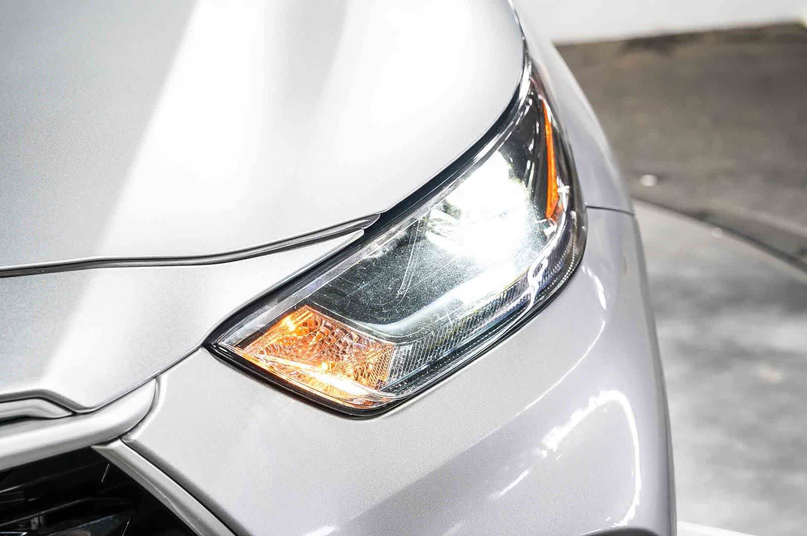 Used 2025 Toyota Highlander LE FWD image 7