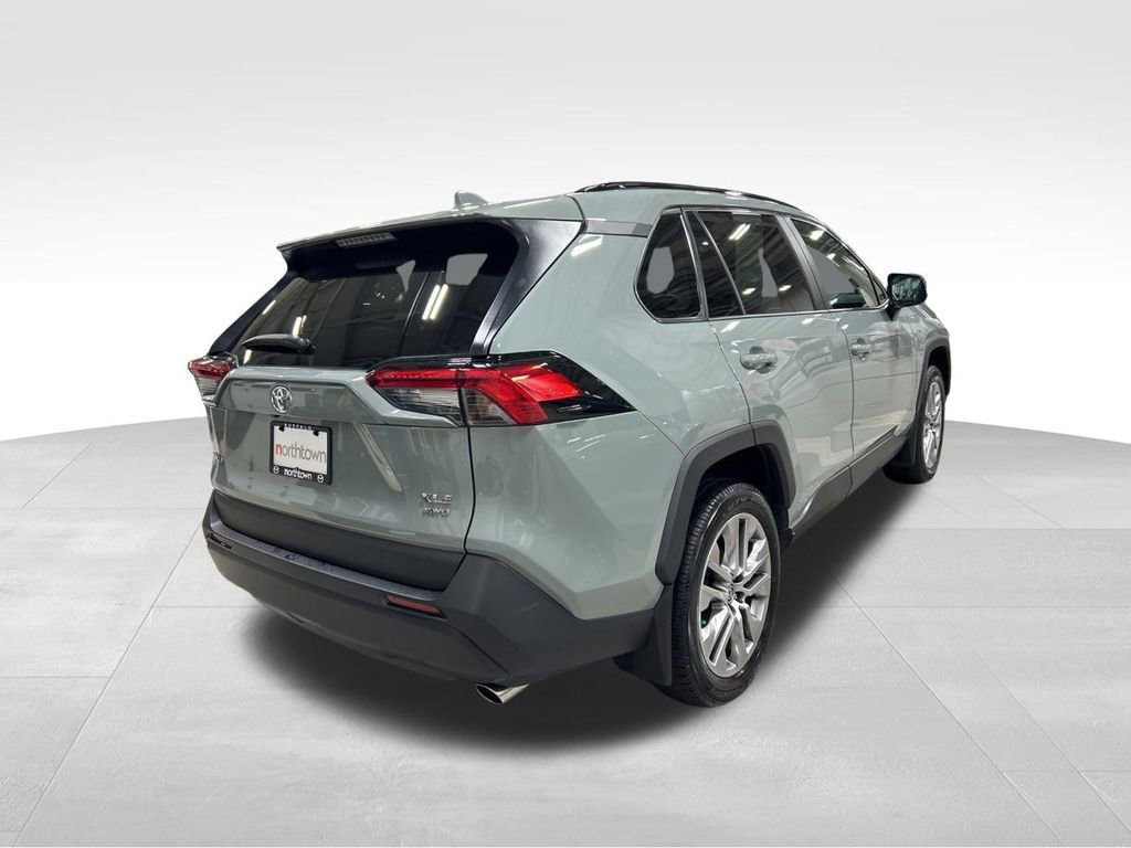 Used 2023 Toyota RAV4 XLE Premium image 7