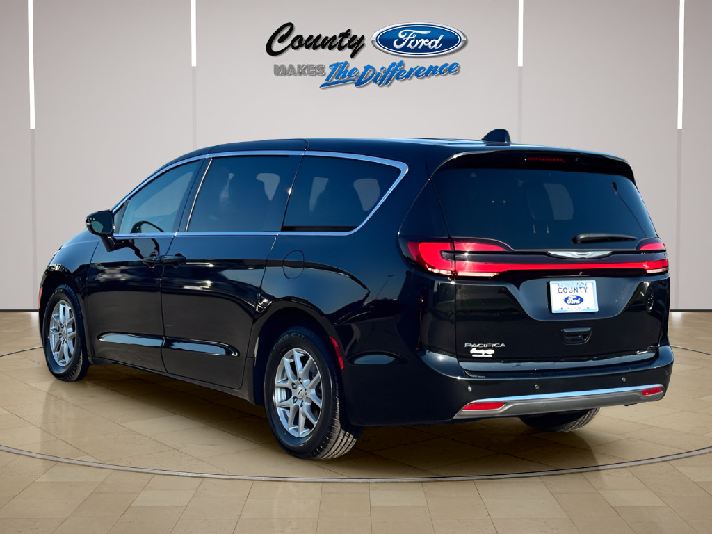 Used 2025 Chrysler Pacifica Select FWD image 6