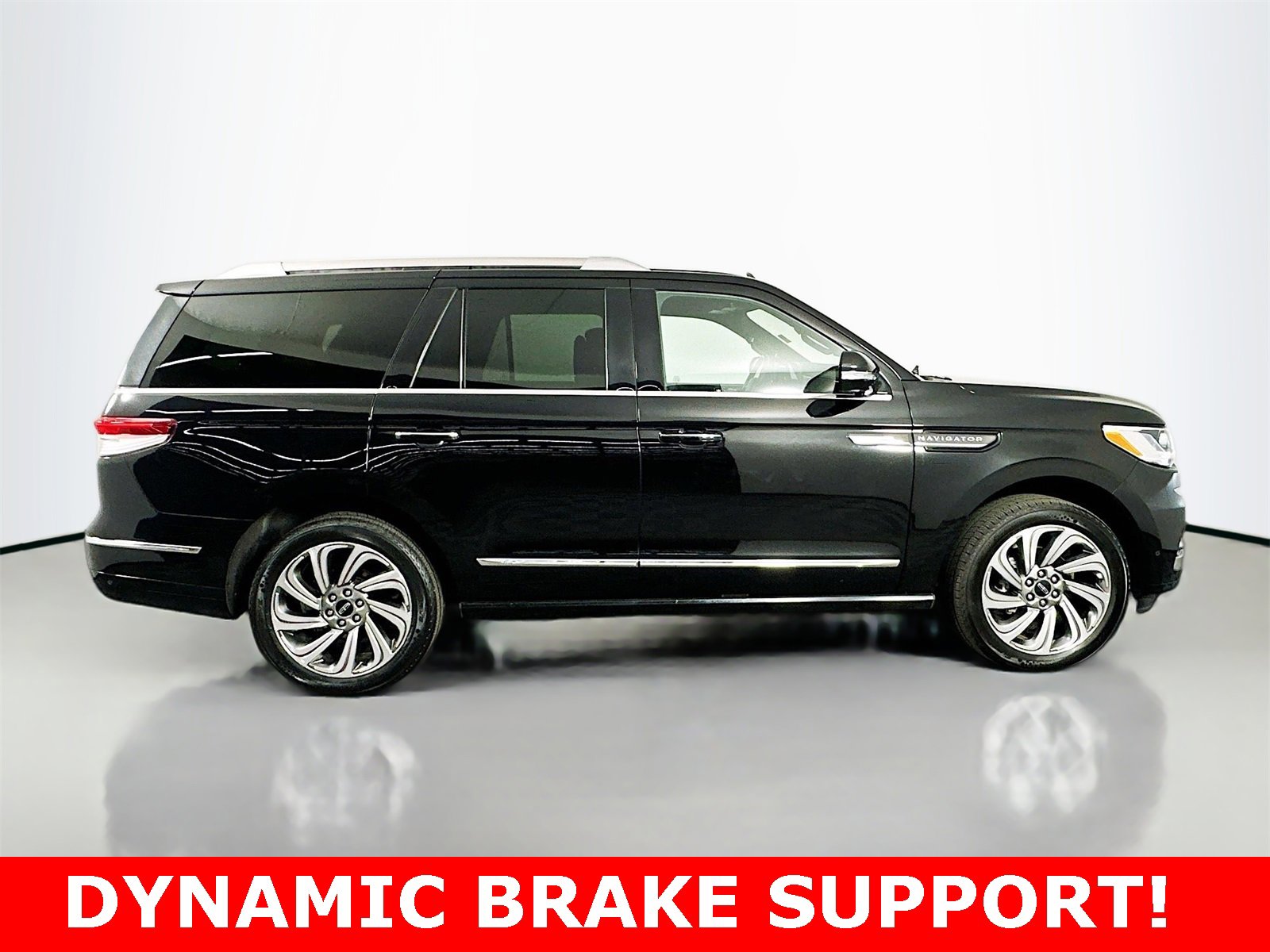 Used 2023 Lincoln Navigator Reserve image 8