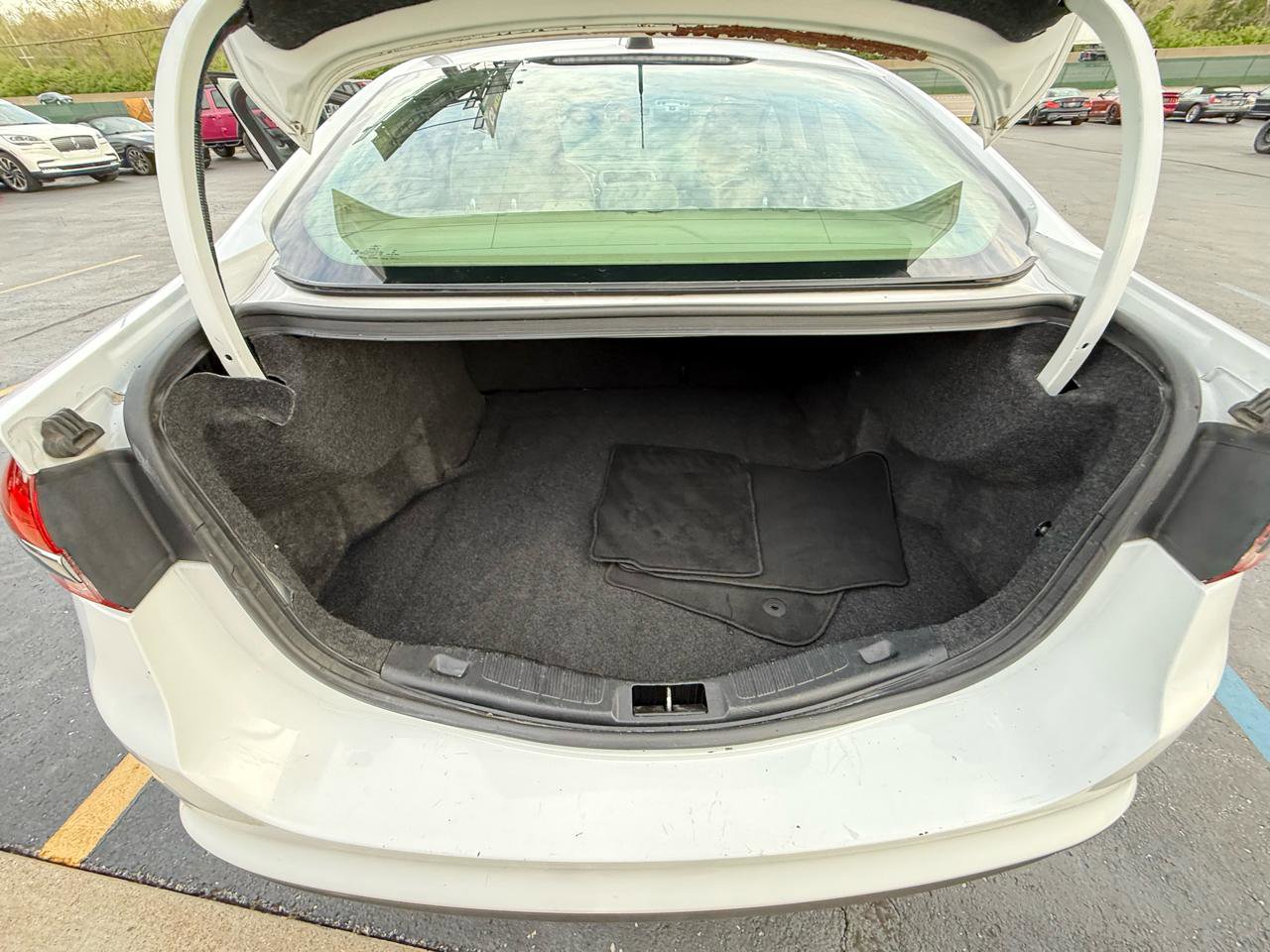 Used 2017 Ford Fusion SE image 30