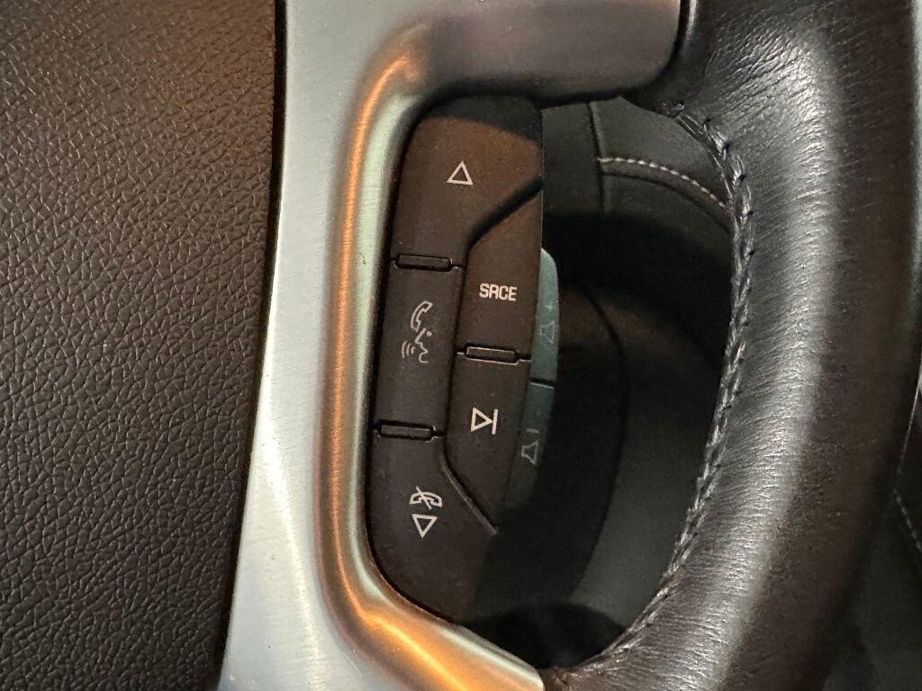 Used 2017 GMC Acadia Limited SLT image 18