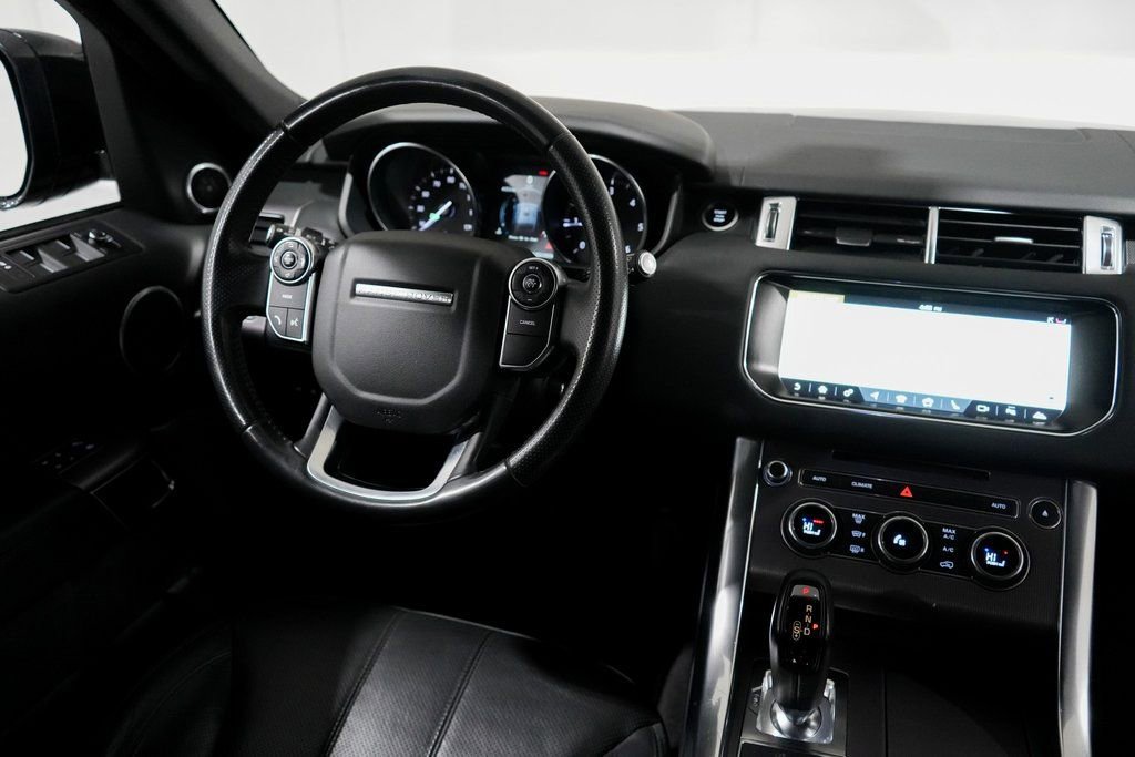 Used 2017 Land Rover Range Rover Sport HSE image 10