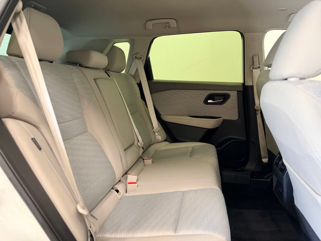 Used 2023 Nissan Rogue SV AWD/4WD image 22