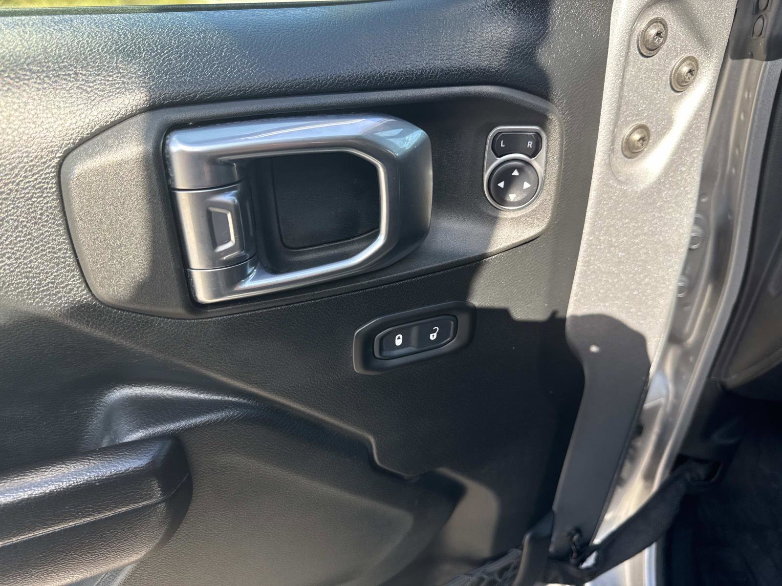 Used 2021 Jeep Wrangler Unlimited Sport image 19