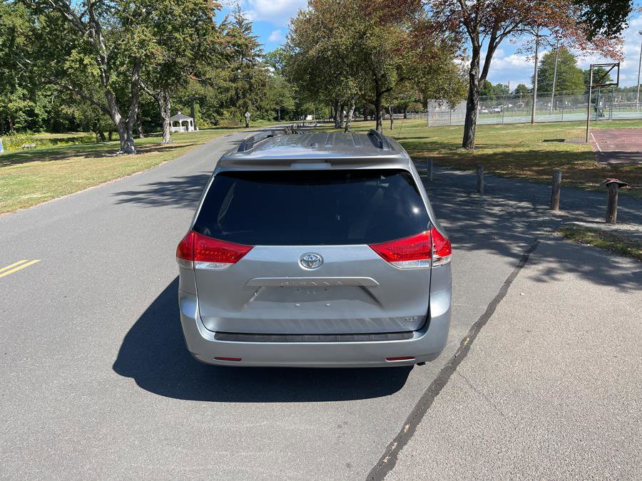 Used 2012 Toyota Sienna XLE w/ Entertainment Pkg FWD image 27