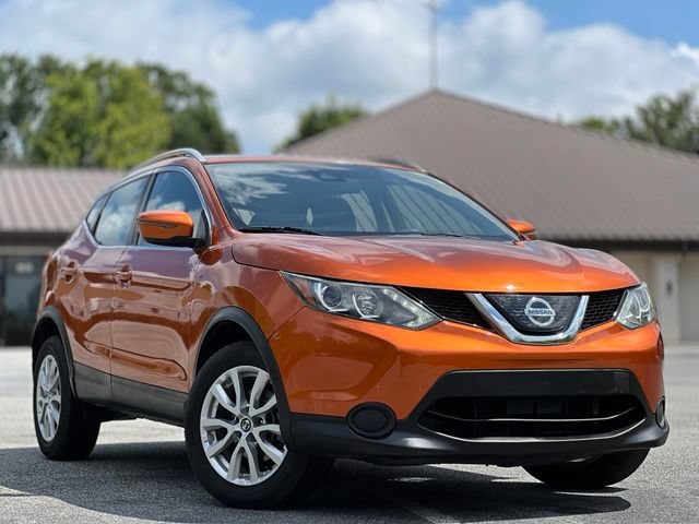 Used 2020 Nissan Rogue Sport SV FWD image 3