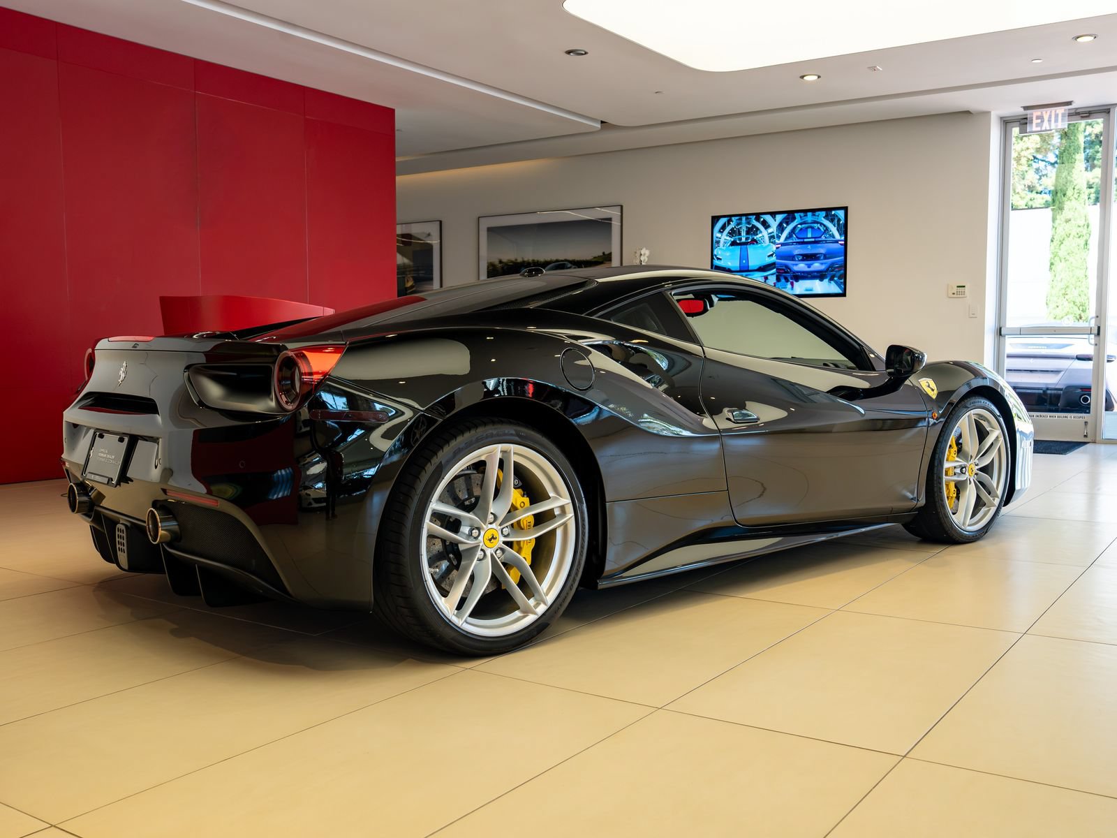 Certified 2016 Ferrari 488 GTB RWD image 6