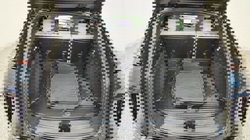 Used 2024 Cadillac Lyriq Luxury image 21