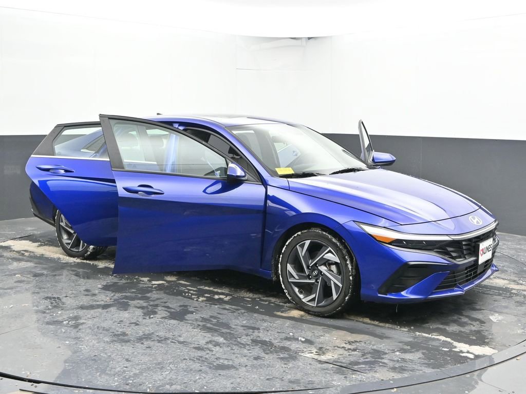 Used 2025 Hyundai Elantra SEL image 72