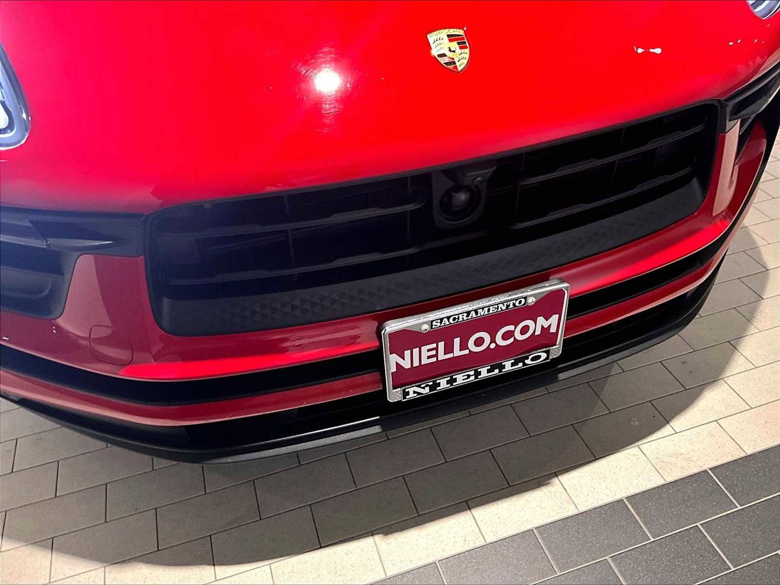 Used 2024 Porsche Macan image 33